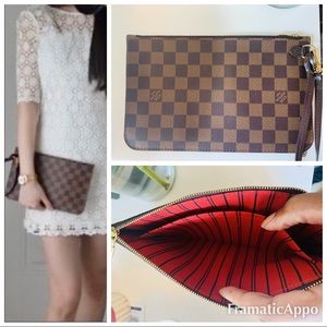 ✨New Wristlet ✨ Louis Vuitton Damier Pochette